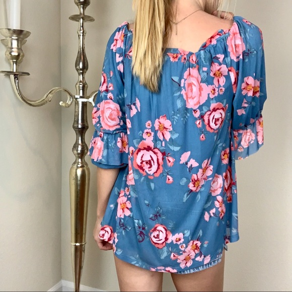 Democracy Floral Cold Shoulder Top - Picture 4 of 7